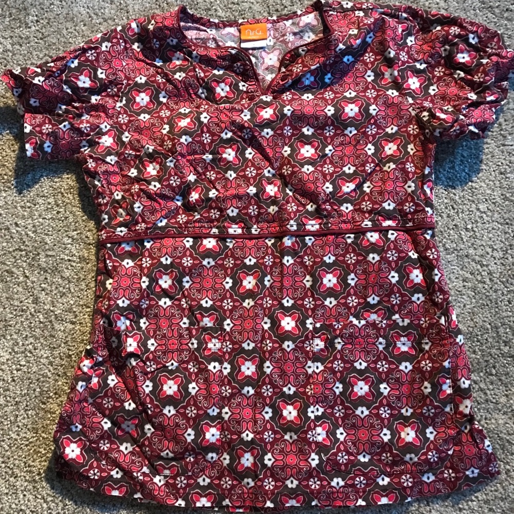 NRG scrub top